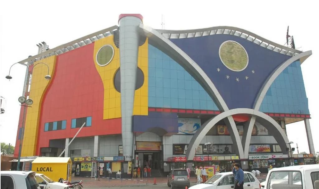 SRS Mall, Sector 12