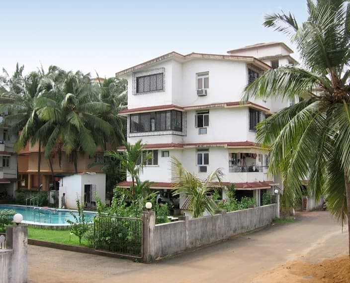 Models Estate 2 — Front view