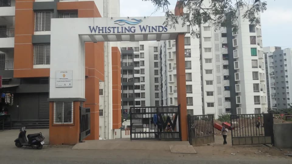 Whistling Winds, Pisoli