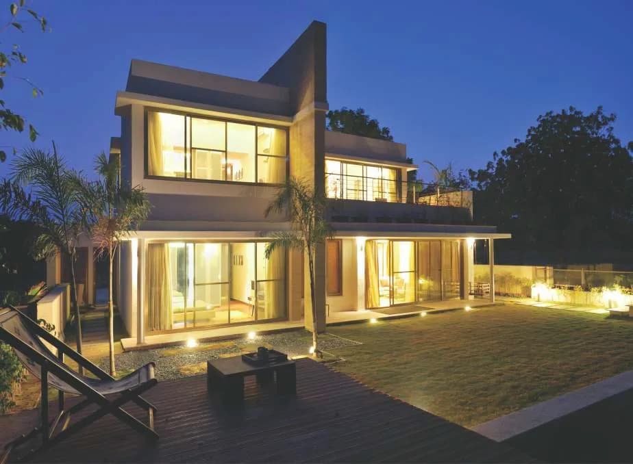 Savvy Kensville Golf Living, Devdholera