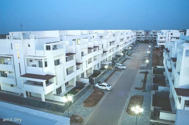 Vatika Iris Floors, Sector 82