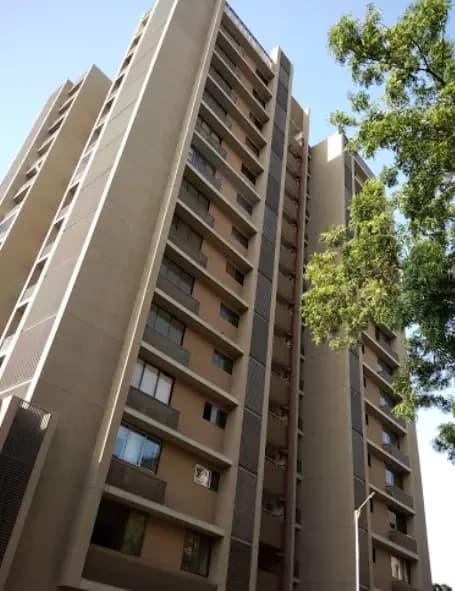 Binori Mable, Prahlad Nagar