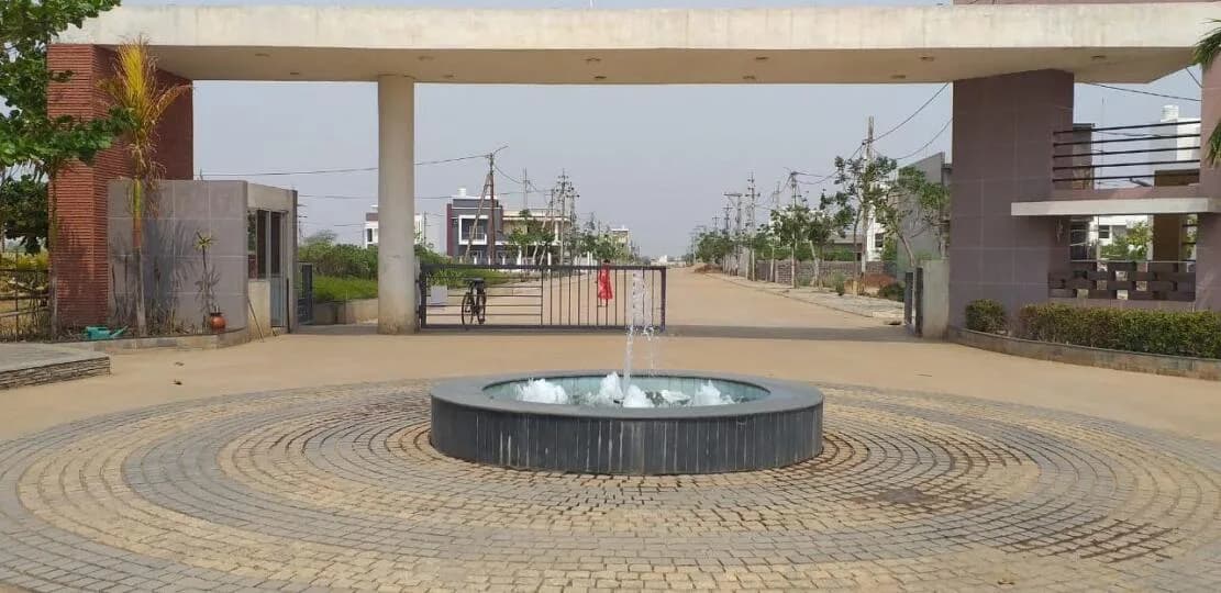 Raheja Greens, Pirda