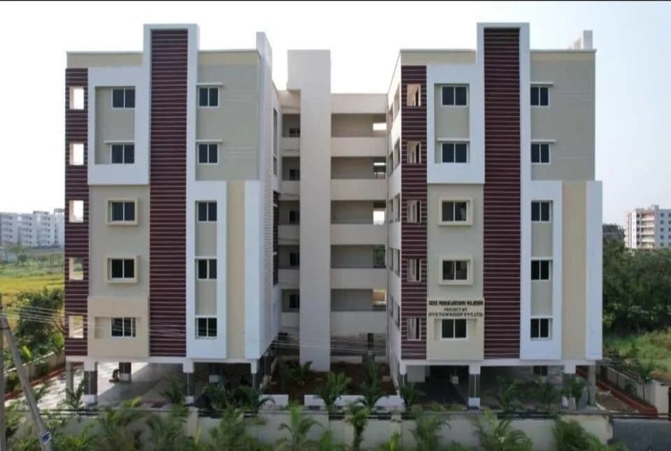 NVR Sri Mahalakshmi Nilayam, Gollapudi