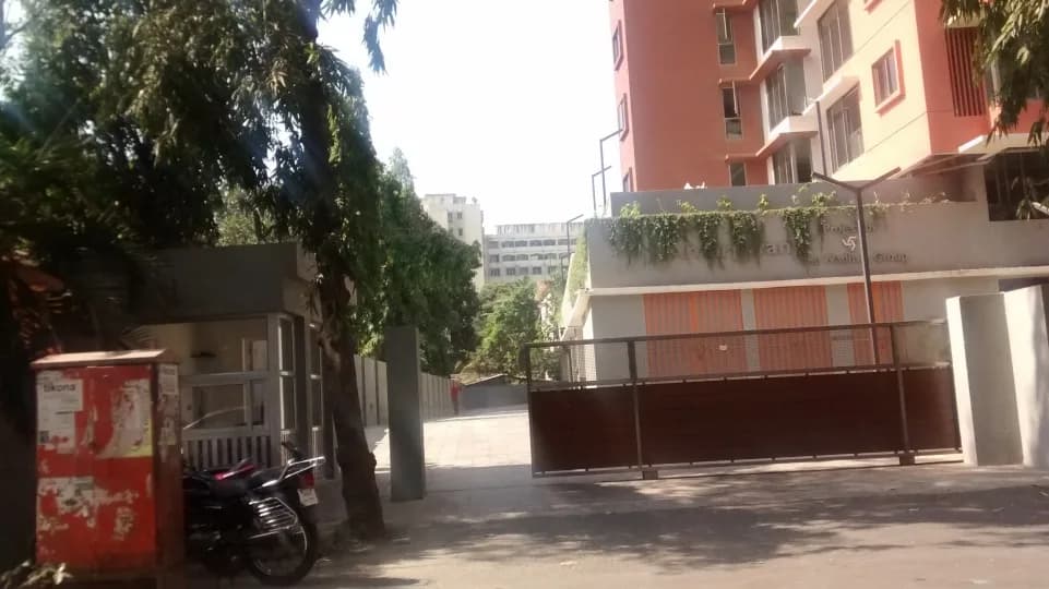 Wadhwa Amar Jiwan, Bandra West