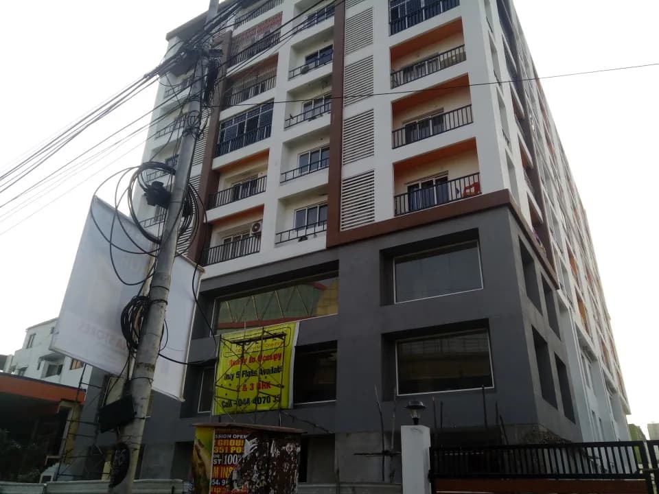 Kgeyes Padmalayam, Ekkaduthangal
