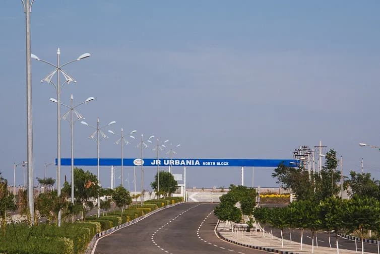 JR Urbania, Chandapura