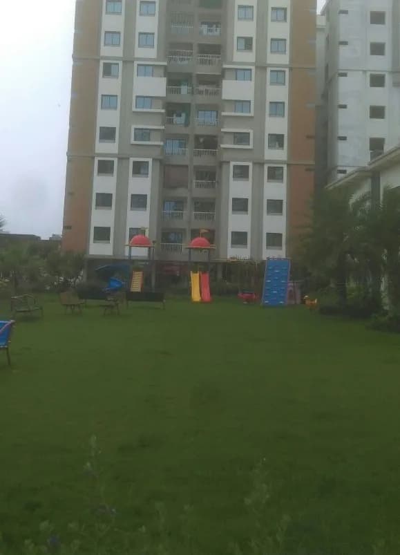 Aatmiya Heights, Makarpura