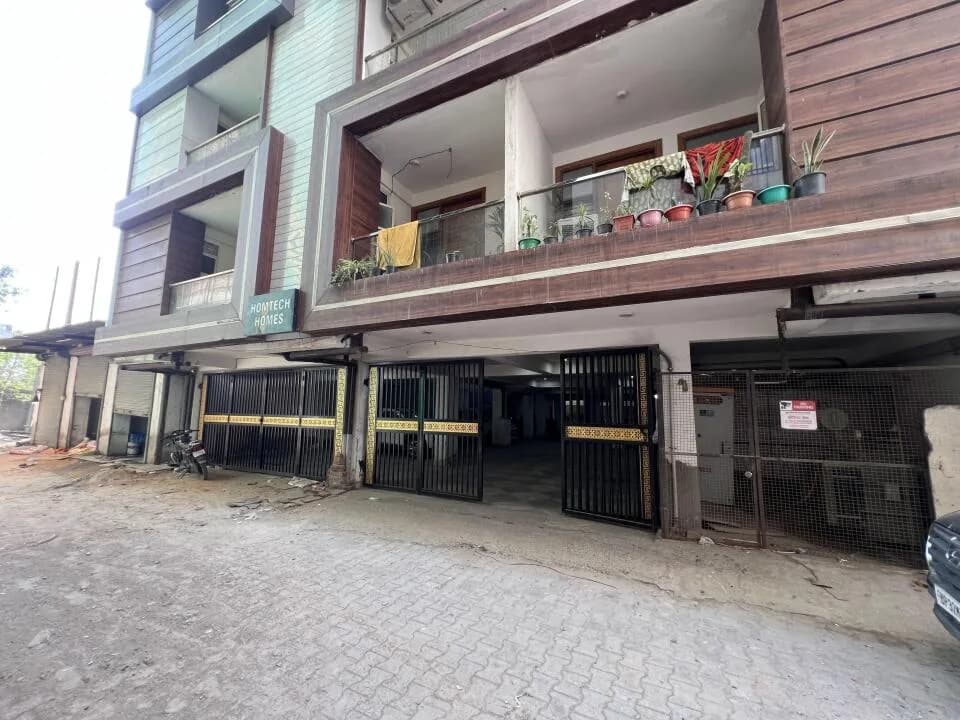 Capital Homtech Homes 102 — Entrance