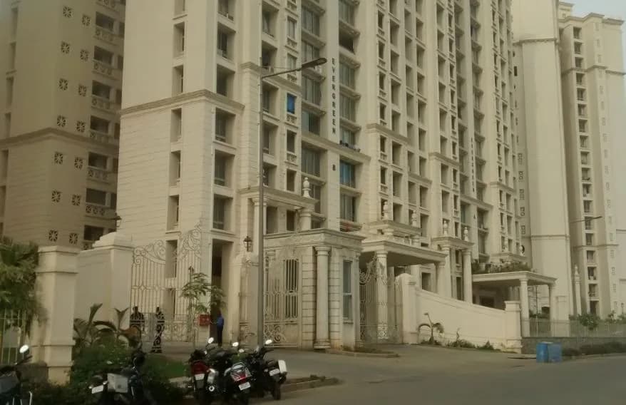 Hiranandani Rodas Enclave, Hiranandani Estate