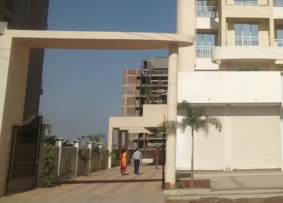 Universal Swaminarayan Heights, Karanjade