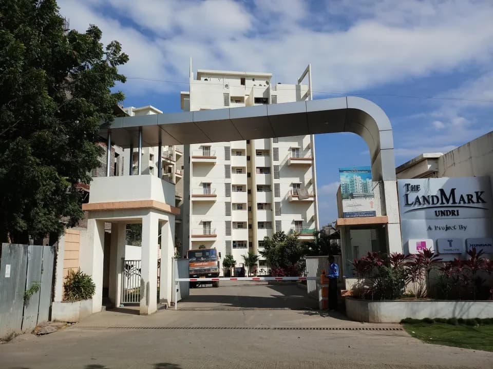 The Landmark, Undri