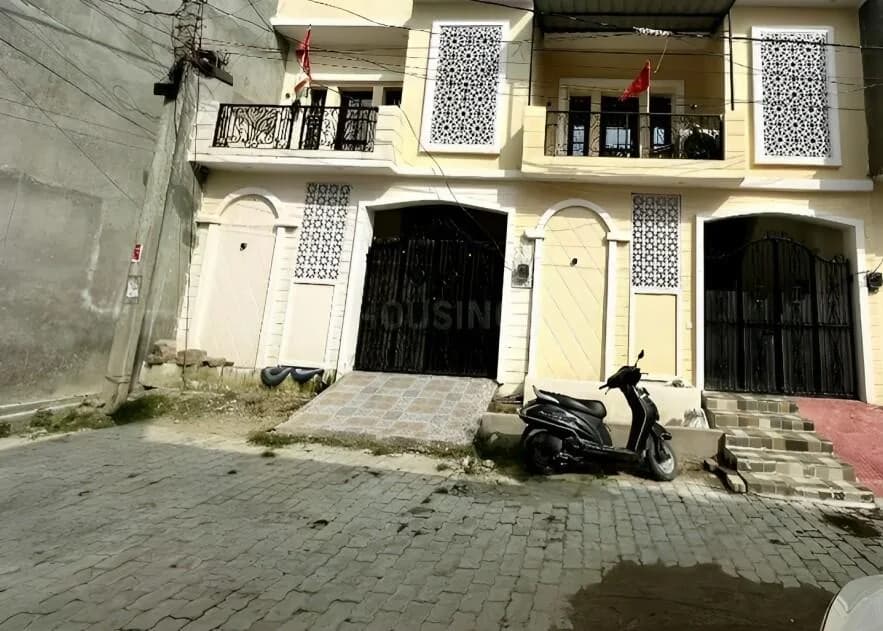 MR Metro Villas, Jankipuram Extension
