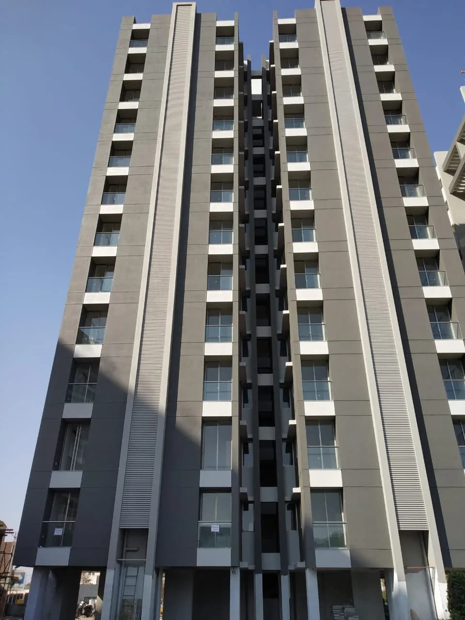 Sopan Heights, Raiya