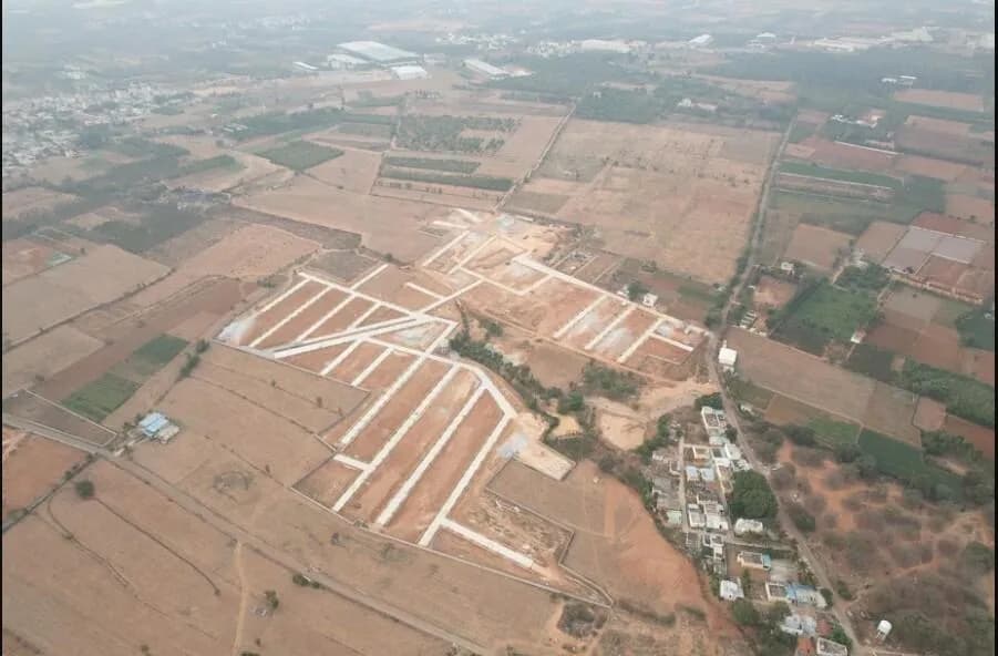 VR Royal Township — Aerial View