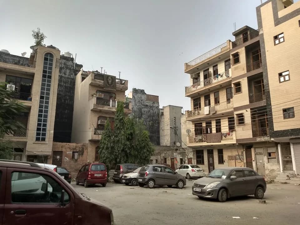 Gracie Builder Floors, Sector 24 Rohini