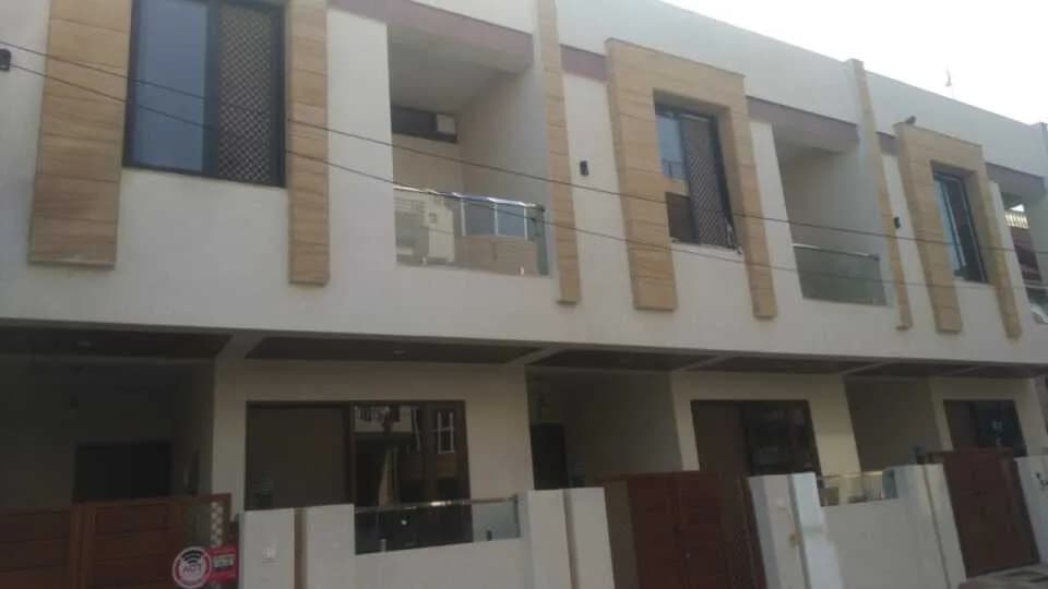Crossworld Model Town Villa 2, Malviya Nagar