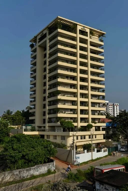 Veegaland Green Clouds, Vazhakkala
