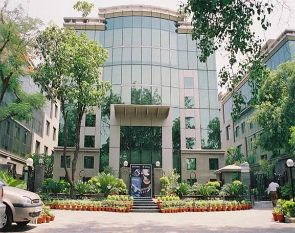Garnet Sheen, Okhla Phase 3