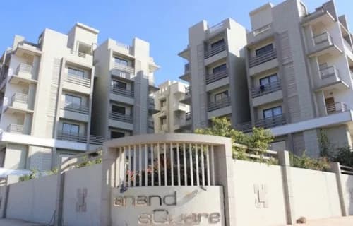 B Desai Anand Square, Tragad