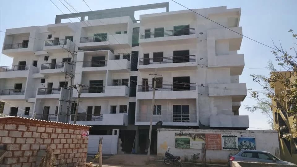 Supreme Sapphire, Kengeri