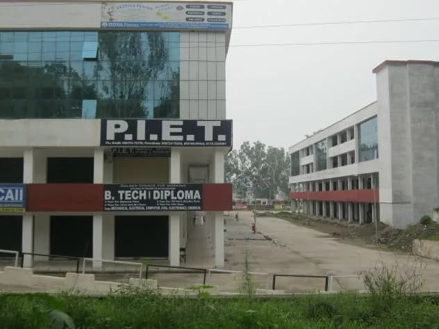 Motia Plaza — Offices in Block B