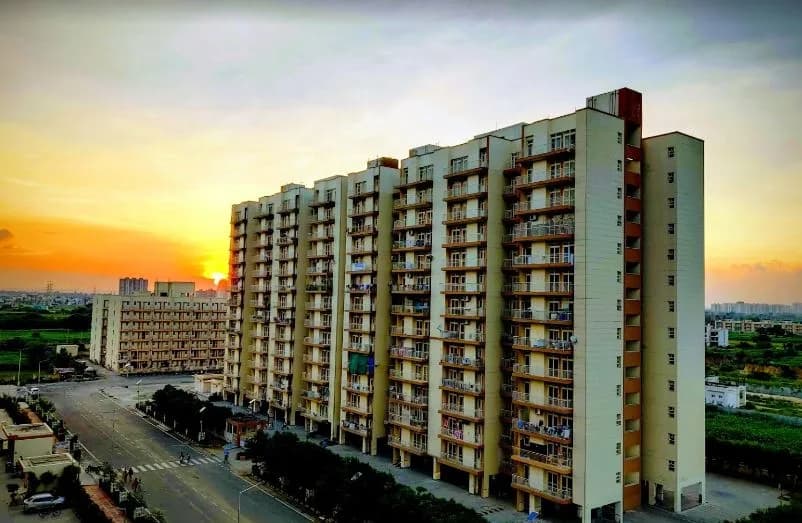KLJ Platinum Heights, Sector 77