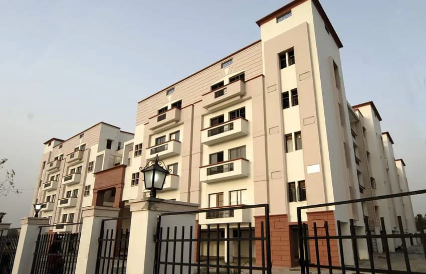 Rohtas Icon Apartments, Vrindavan Yojna