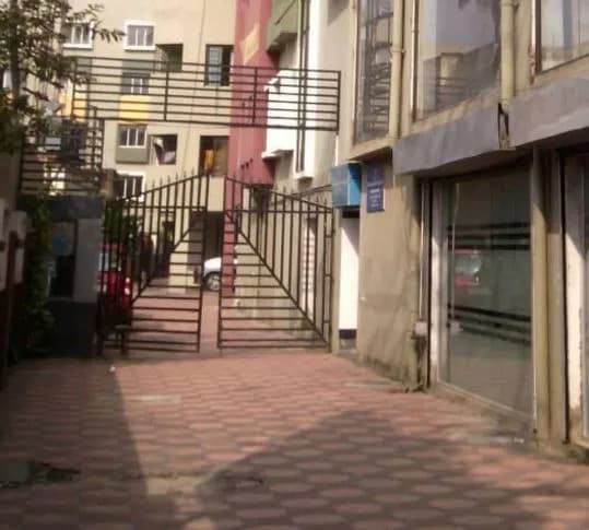 Rajwada Estate, Garia