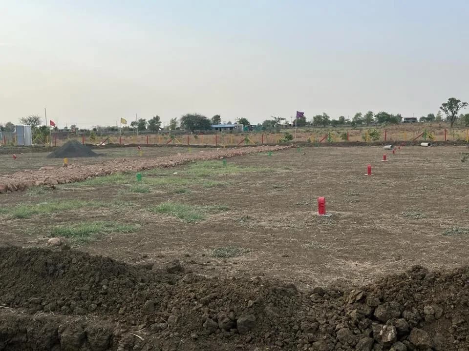 Shree Sai Mani Nagari, Besa