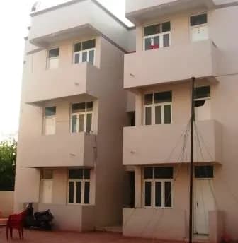 Rajul Nano Flats, Tilhari
