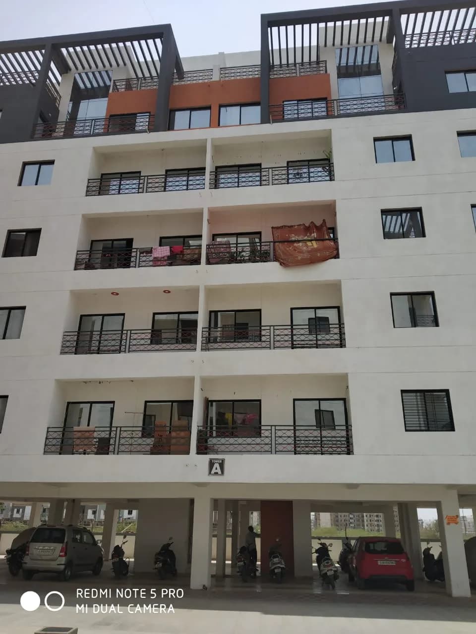 SP Siddheswar Hill Square, New Karelibaug