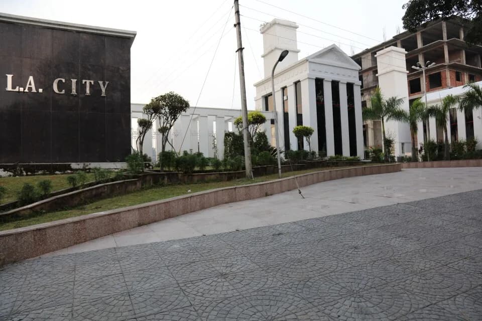 LandAsia LA City, Chakrata Road