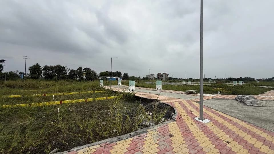 Oasis 31, Besa