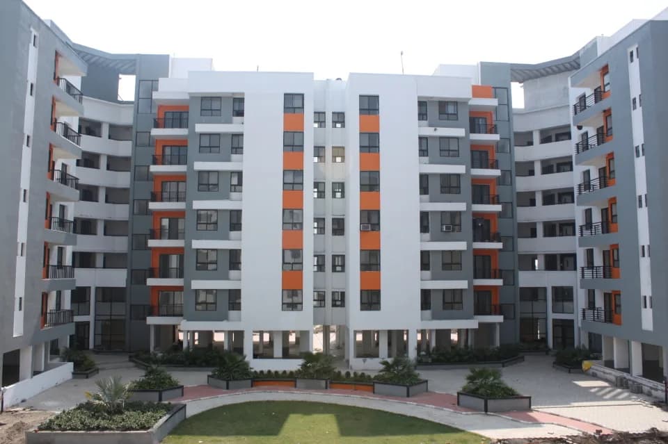 Silver Springs Phase 2, Mundla Nayta