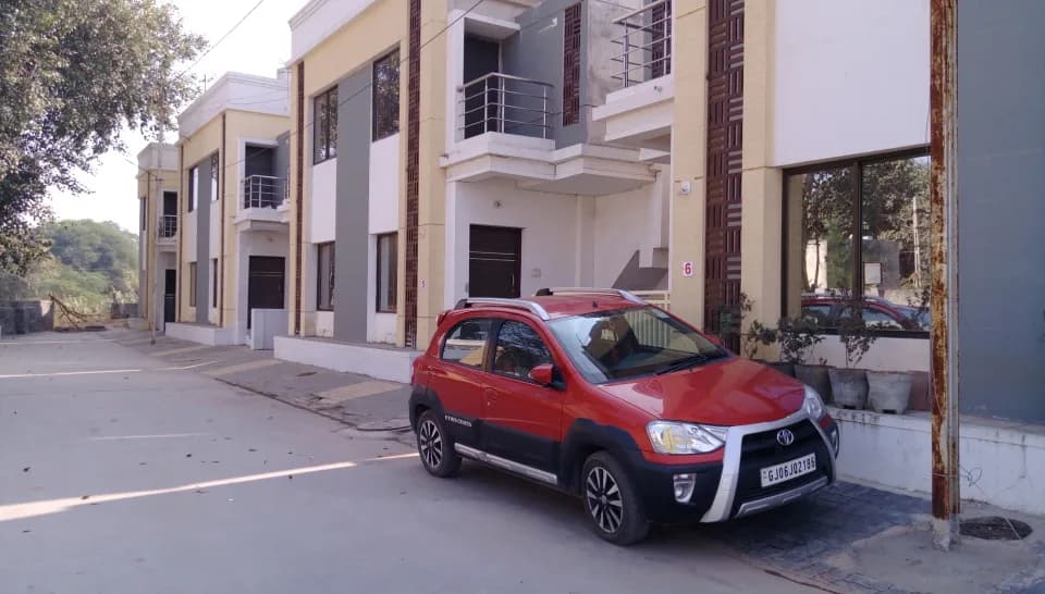 Kanha Upvan — Paved Compound