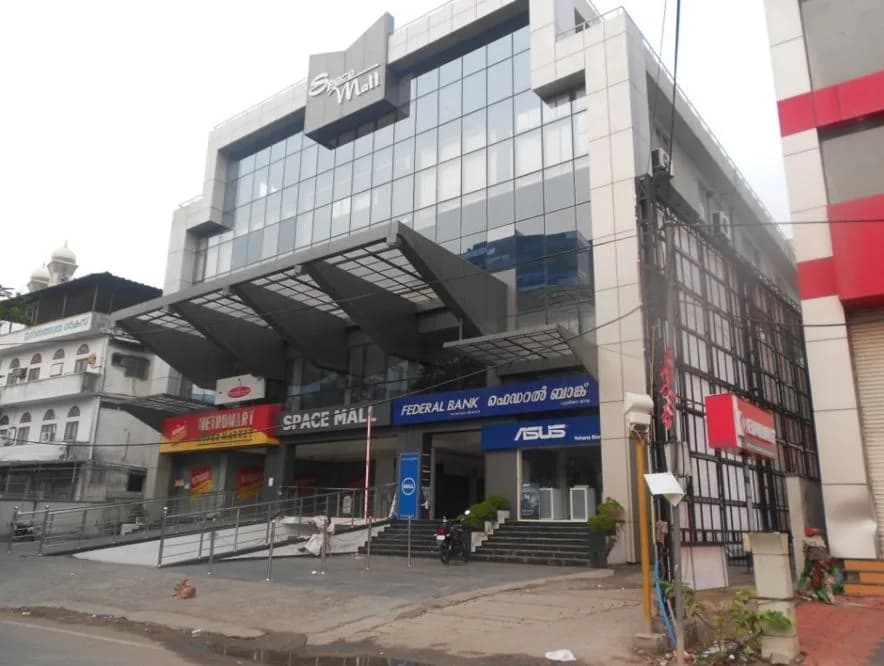 Space Mall, Arayidathupalam