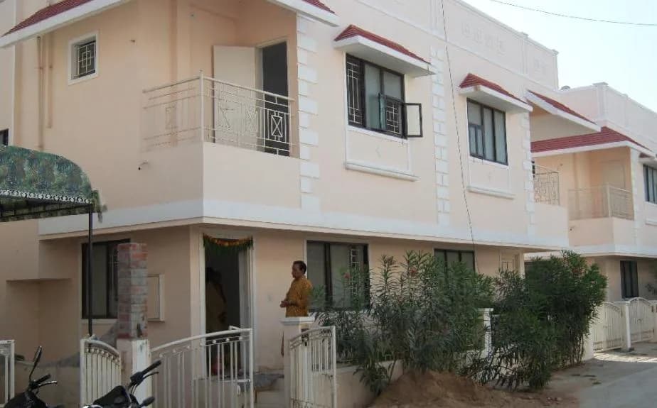 Pratham Avenue, Akota