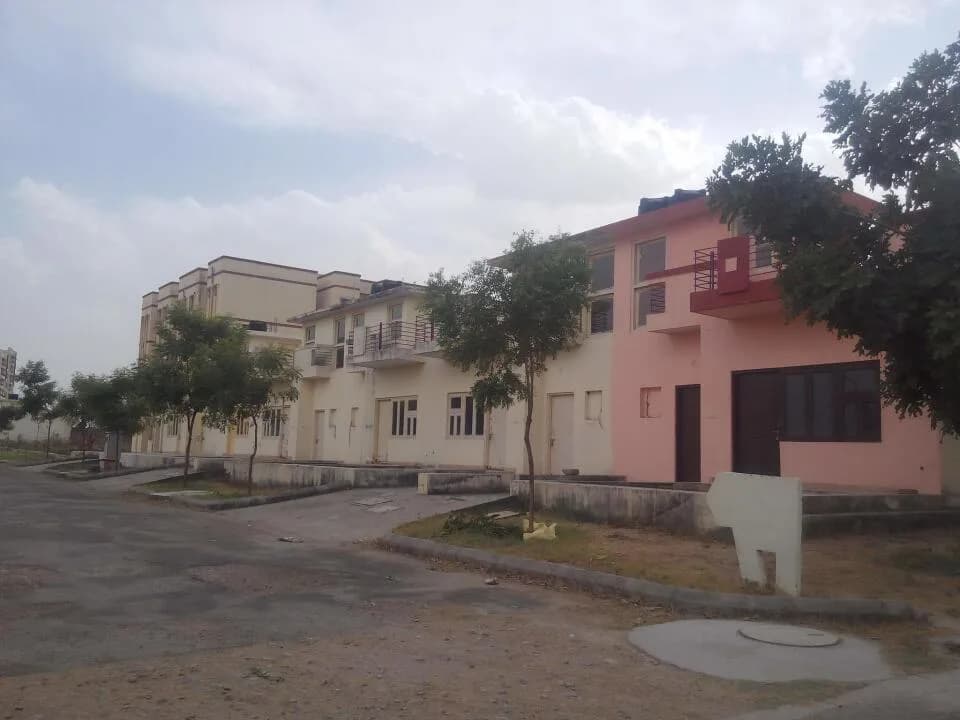 Ansal AnandLok, Jobner