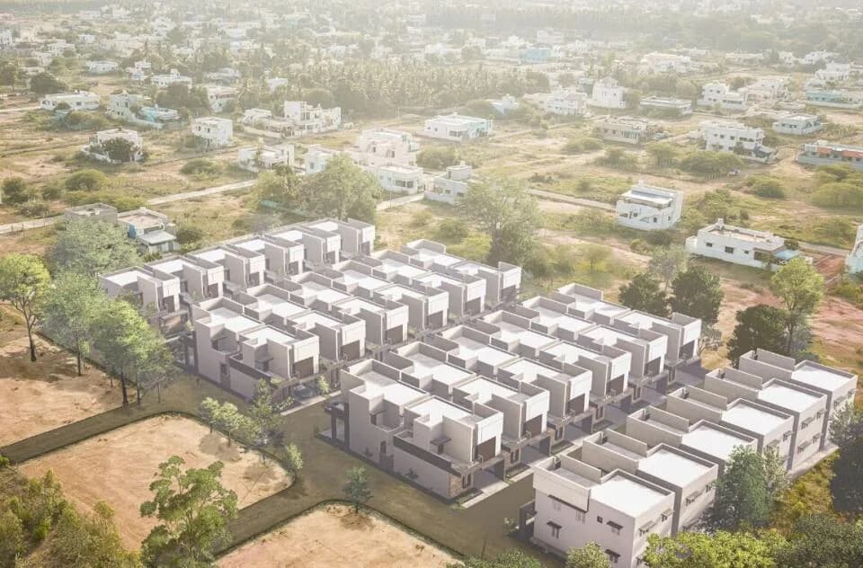 Zarah Aura, Ezhil Nagar
