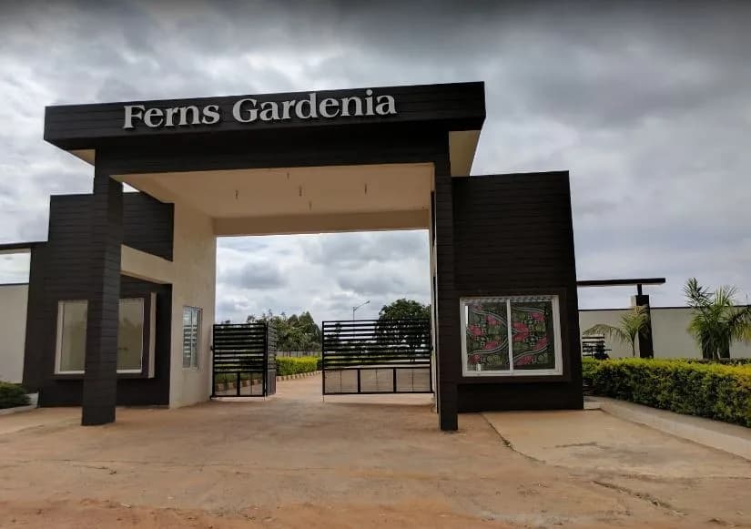 Ferns Gardenia — Enrance