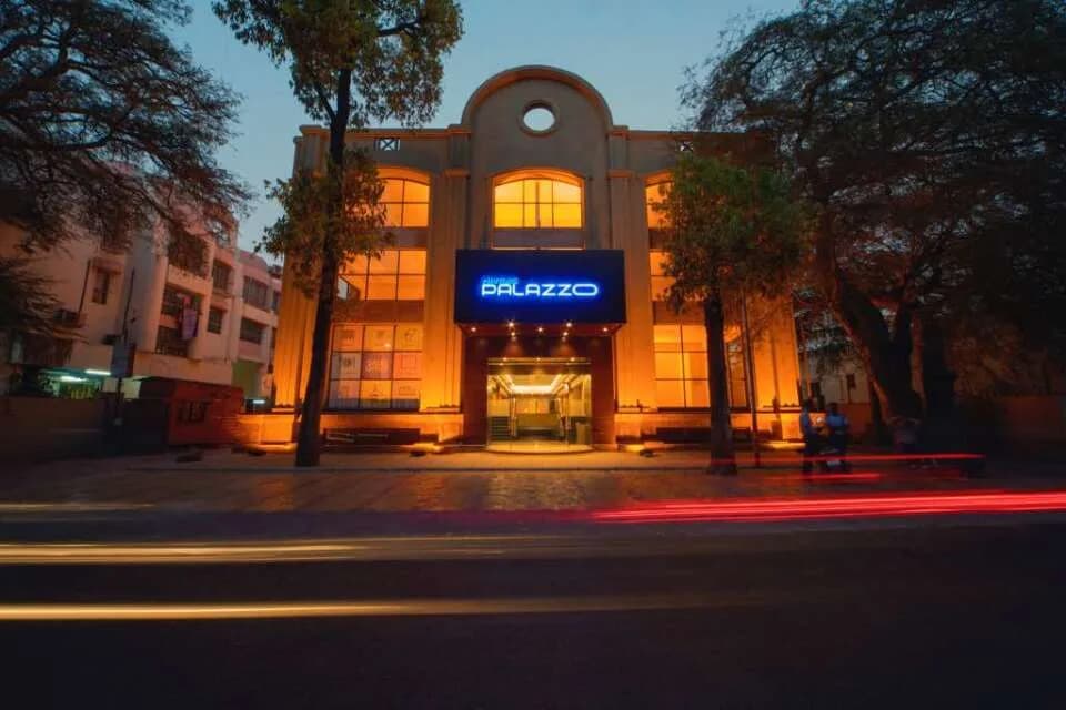 Hermes Palazzo, Camp