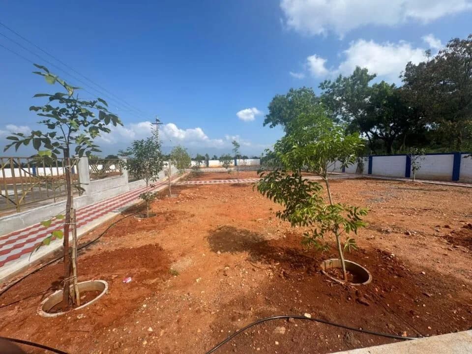 Vishakha Garden, Karamadai