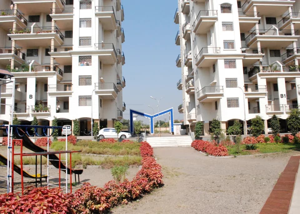 Sudhir Mandke Advantage Homes, Lullanagar