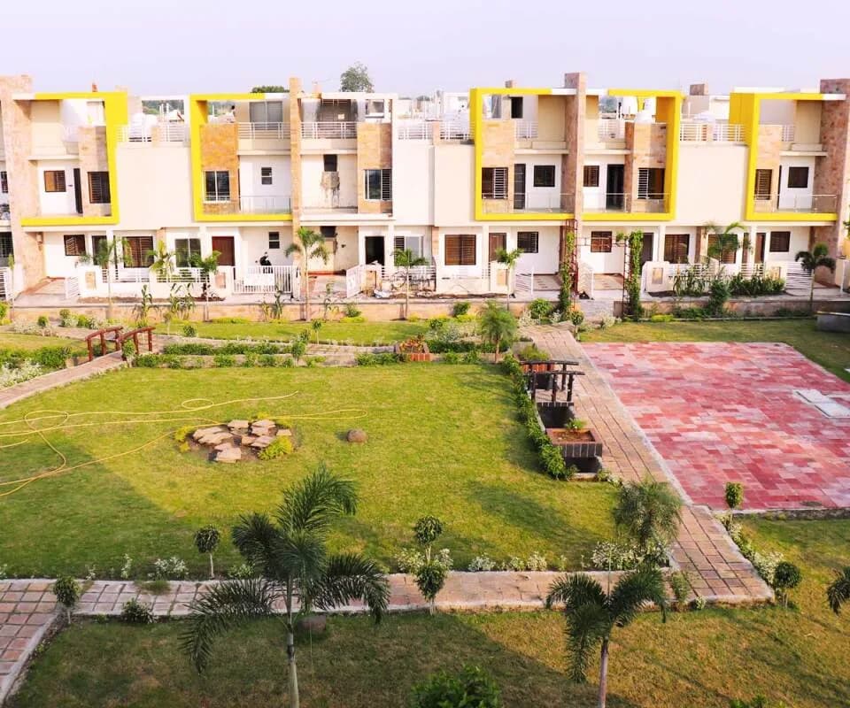 Mirakaar Eastern County, Misrod