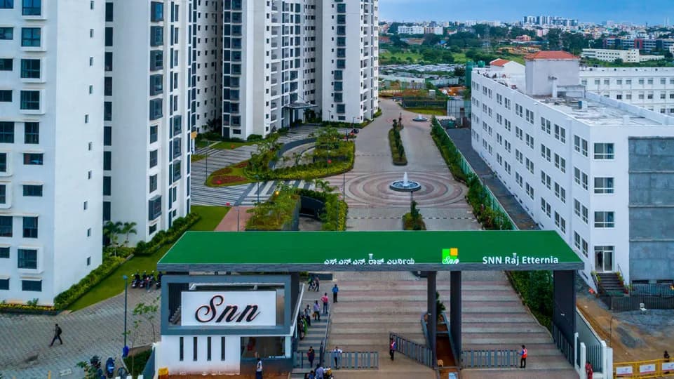 SNN Raj Etternia, Harlur