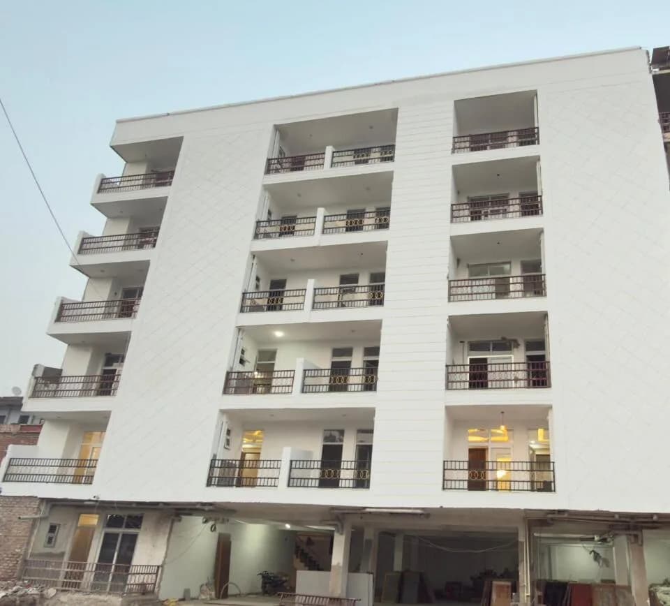 Vihaan Wardania, Sector 1 Greater Noida West