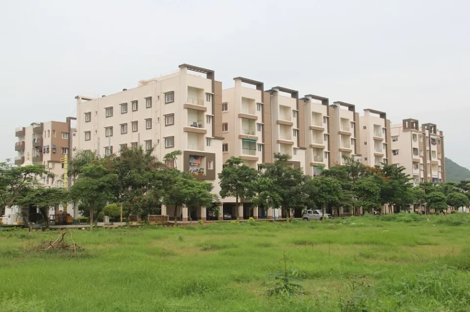 Sardar Columbia Serene, Gajuwaka