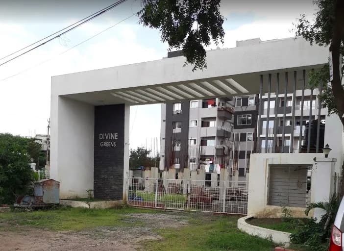 Varun Divine Greens, Nipania