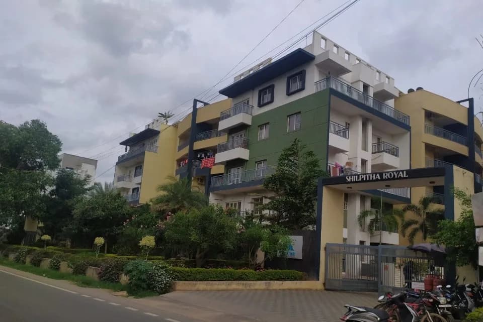 Maithri Shilpitha Royal, Hoodi